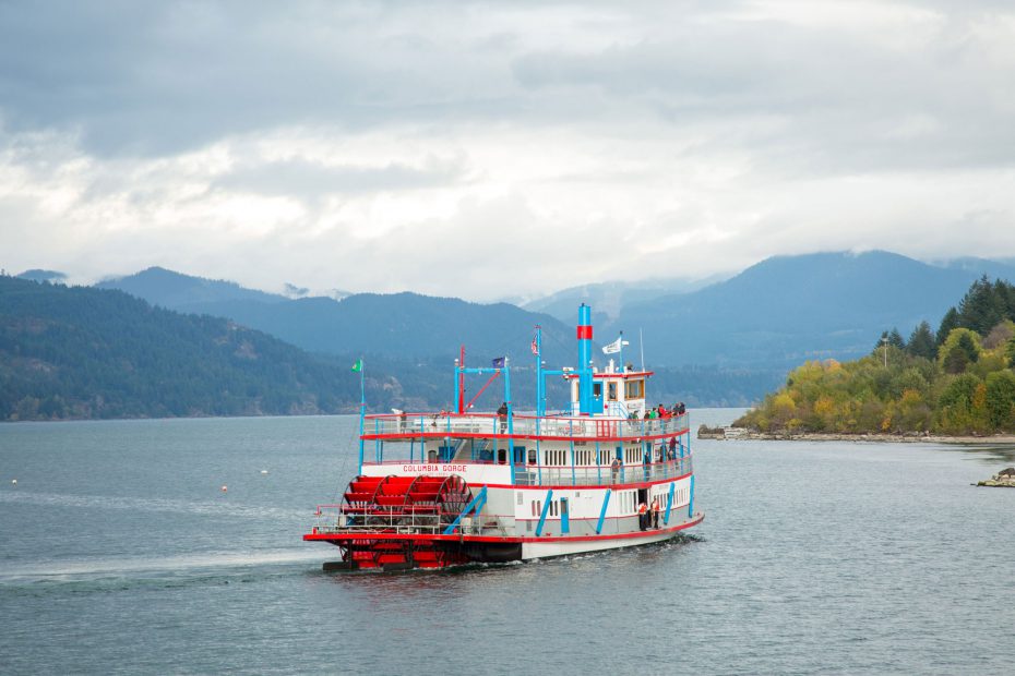 Indian fishing piers, Sternwheeler Columbia Gorge,Cascade Locks, OR -  Picture of Columbia Gorge Sternwheeler Dining & Sightseeing Cruises,  Cascade Locks - Tripadvisor