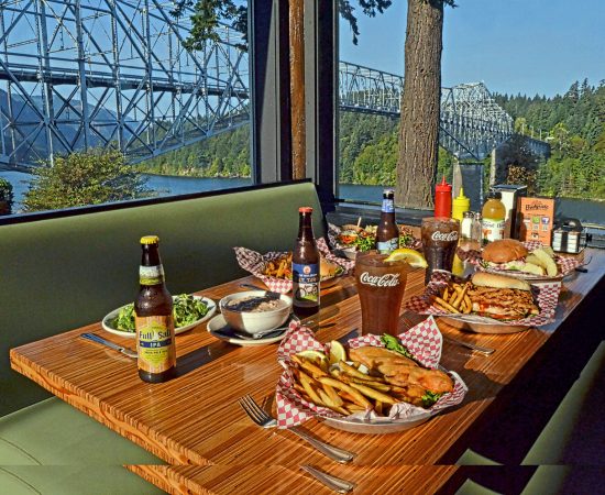 Bridgeside_meal-at-booth